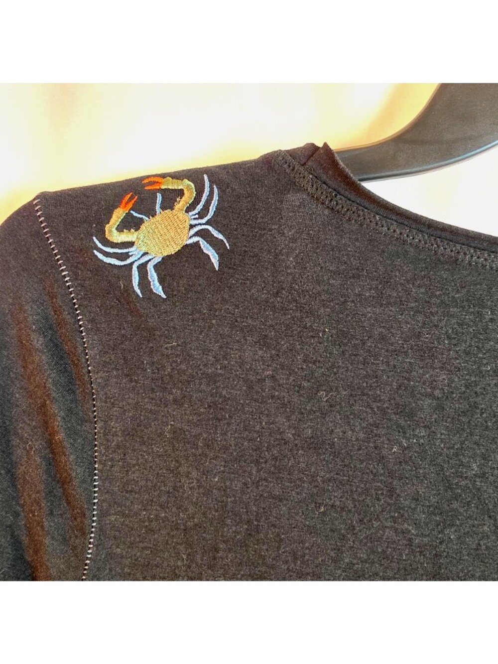 Alo Yoga Black Long Sleeve Tee Men Size L NWT Crab Embroidered Stretch Shirt - Picture 4 of 7